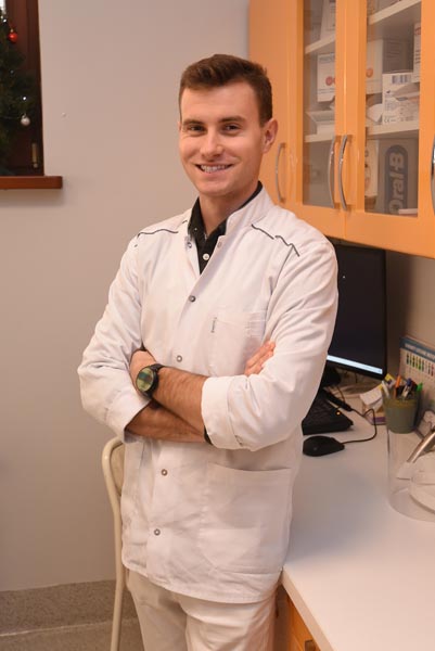 Lek. dent. Bartosz Skrzypczak